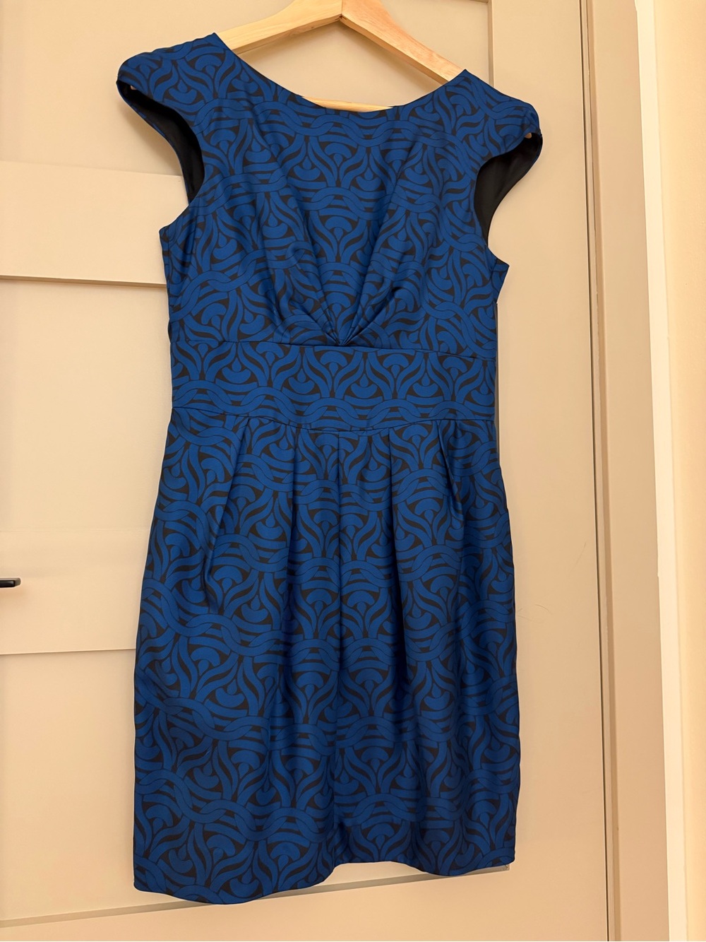 Banana Republic Blue Black 100% silk zip up pleated dress.  wedding guest.